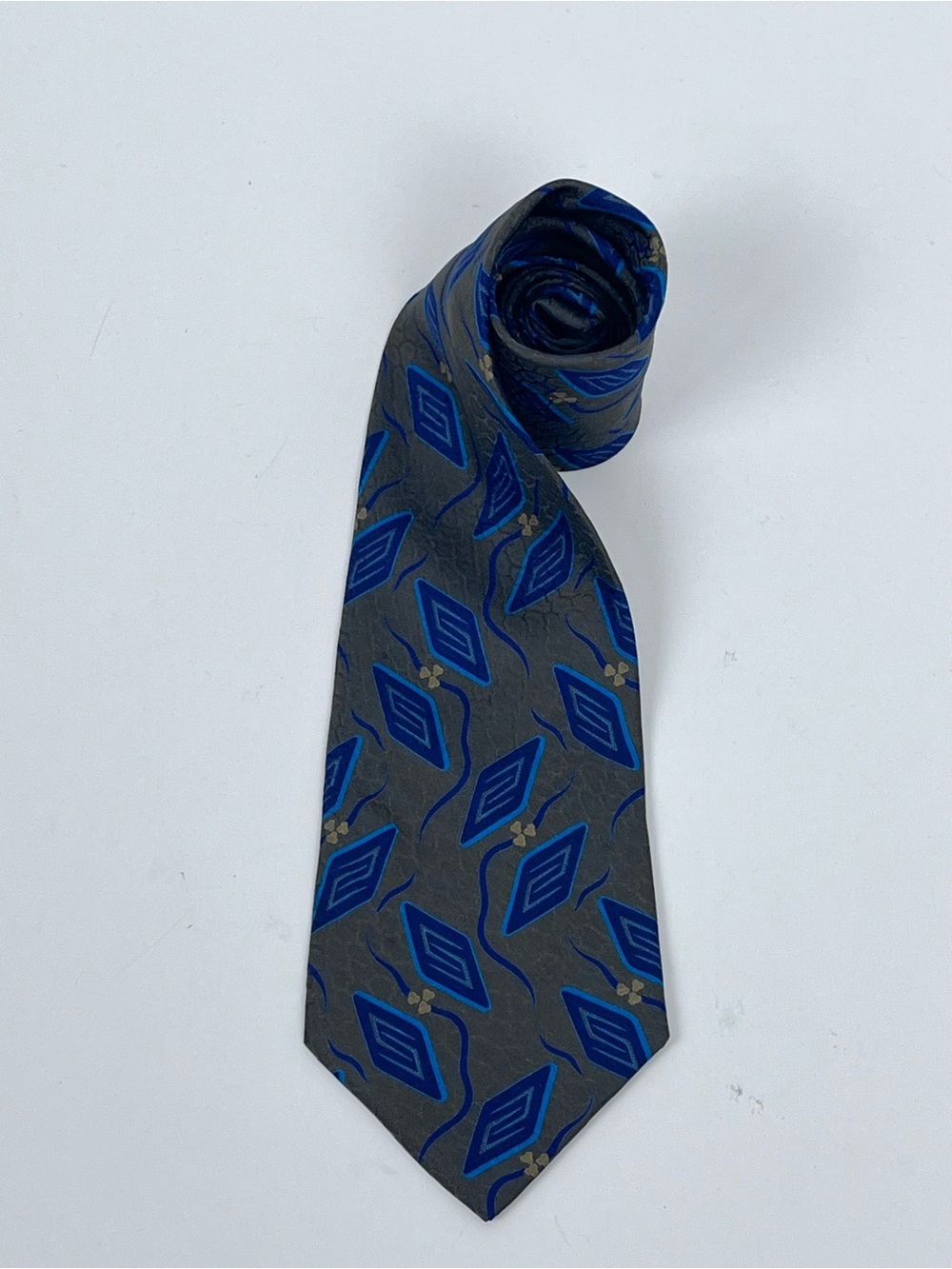 Giorgio Armani Men's 100% Silk Made In Italy Geometric Neck Tie Designer, Luxury